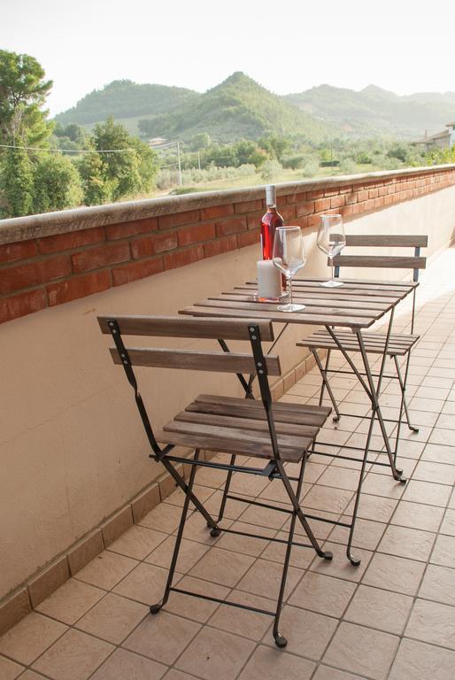 Casa Delfico Ristoro In Famiglia Guest House Teramo Room photo