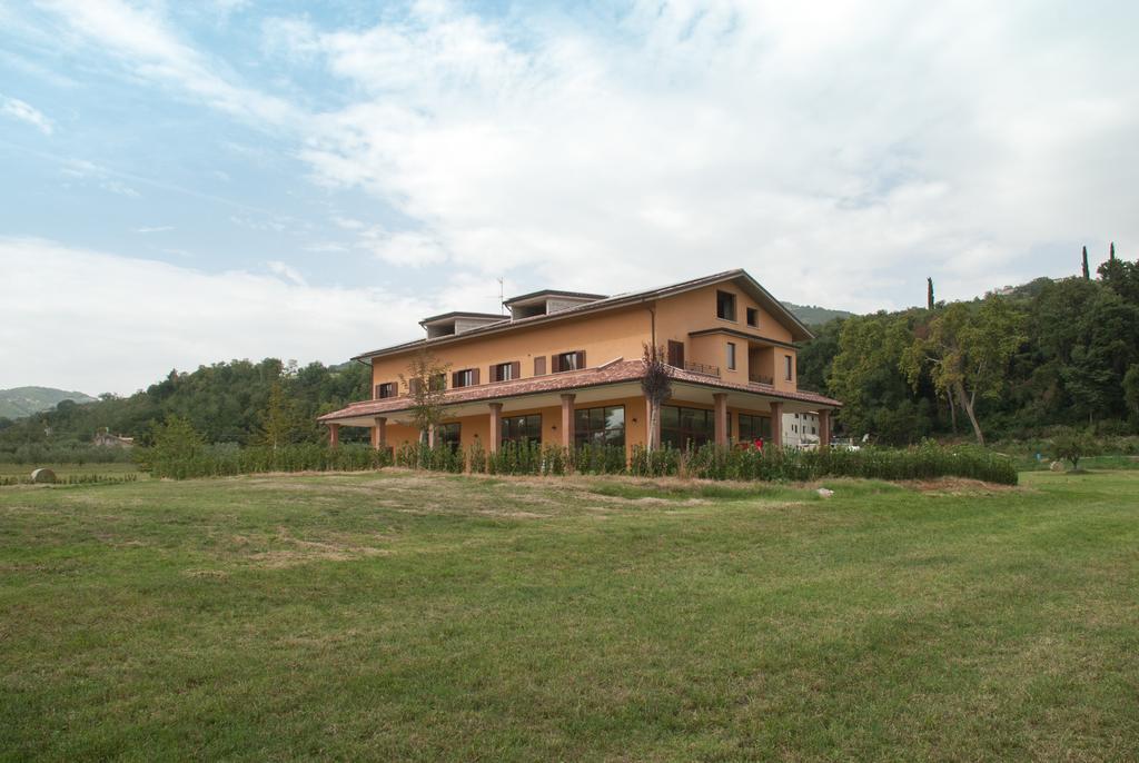 Casa Delfico Ristoro In Famiglia Guest House Teramo Exterior photo